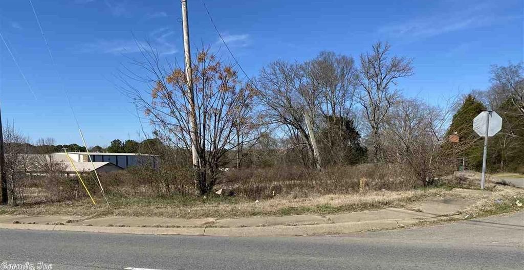 2350 E Oak St, Conway, AR 72032